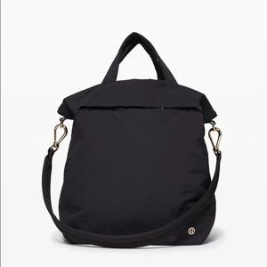 Lululemon On My Level bag